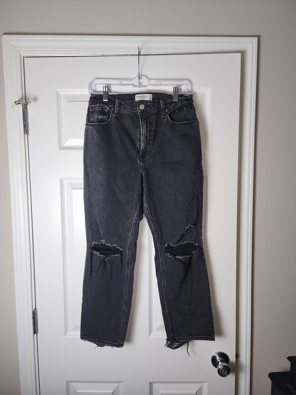 Abercrombie & Fitch Black Distressed Ankle Straight High Rise Jeans Size 8